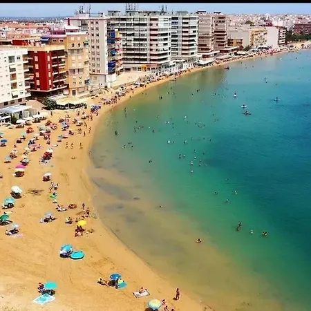 Julia, Torrevieja, Locos